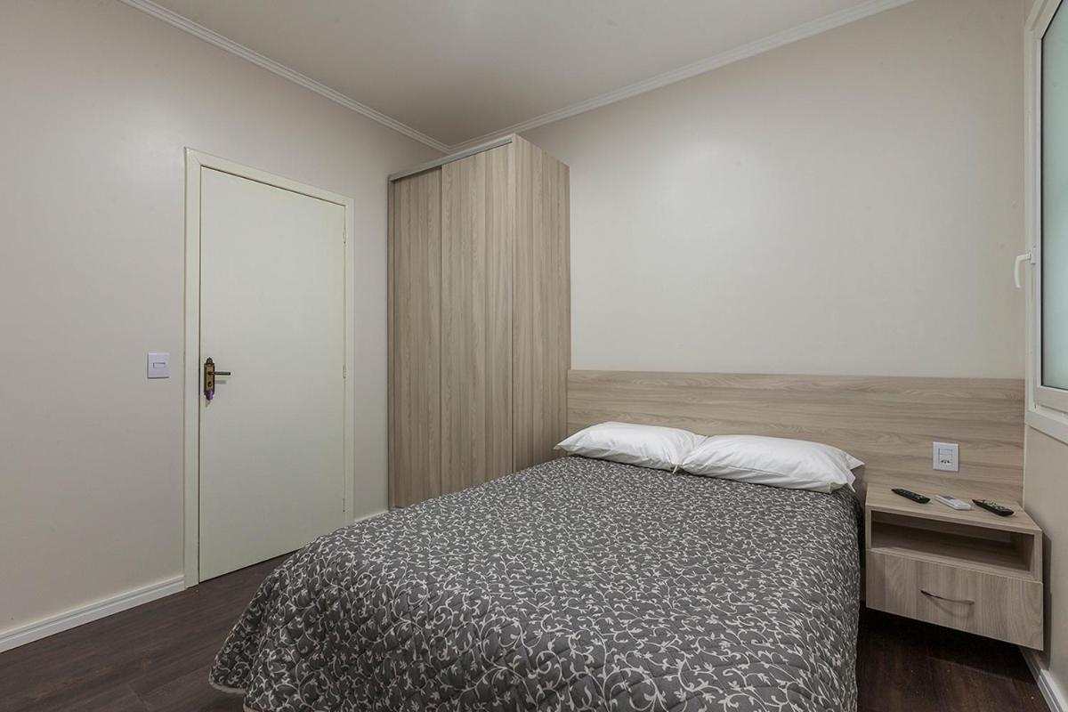 Hotel Goncalves- Proximo A Santa Casa De Porto Alegre Bagian luar foto