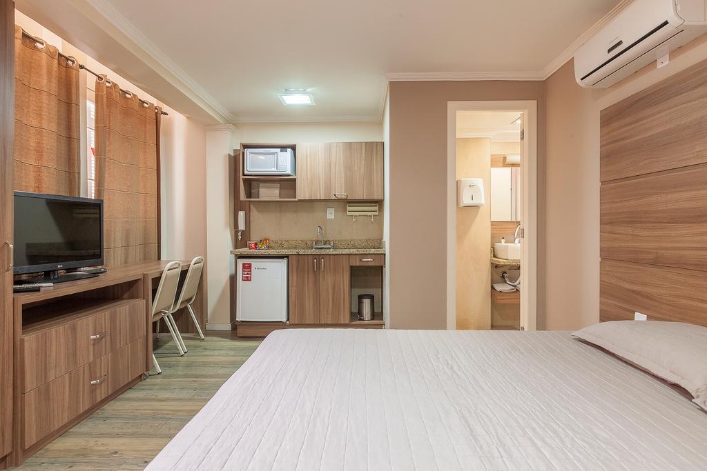 Hotel Goncalves- Proximo A Santa Casa De Porto Alegre Bagian luar foto