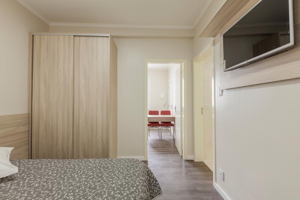 Hotel Goncalves- Proximo A Santa Casa De Porto Alegre Bagian luar foto