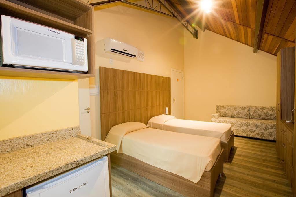 Hotel Goncalves- Proximo A Santa Casa De Porto Alegre Bagian luar foto