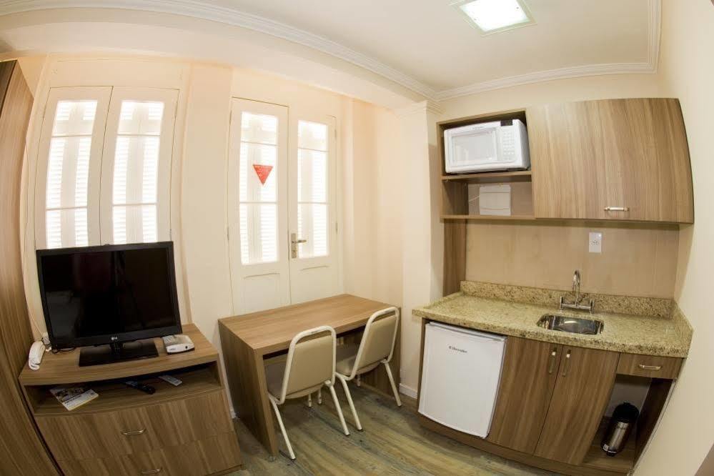 Hotel Goncalves- Proximo A Santa Casa De Porto Alegre Bagian luar foto