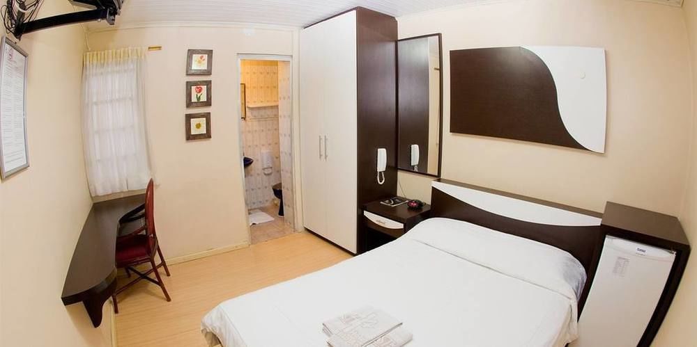 Hotel Goncalves- Proximo A Santa Casa De Porto Alegre Bagian luar foto